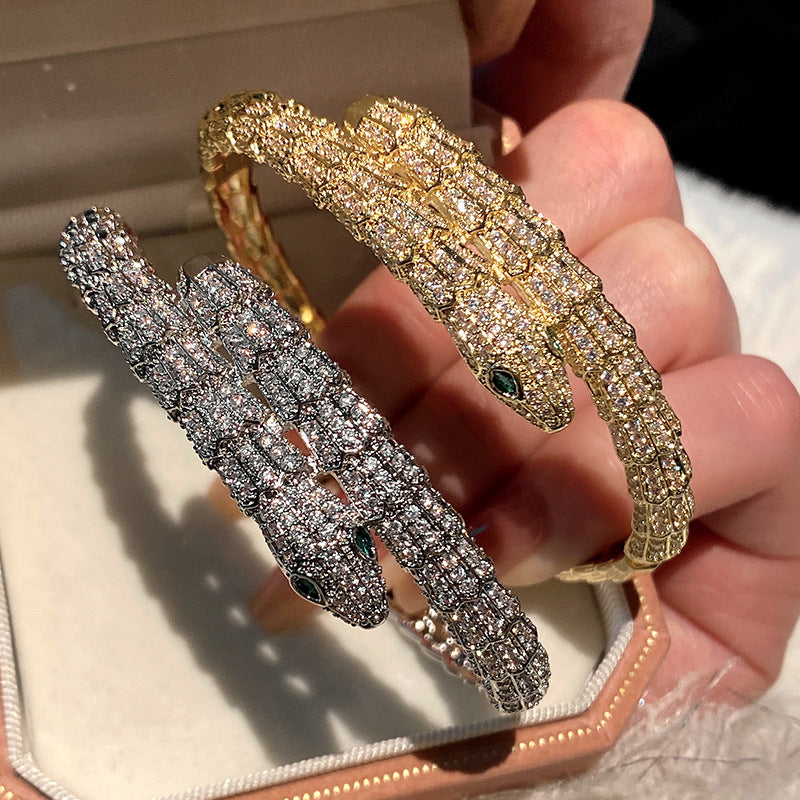 Domineering Imitation Snake Scale Snake Shape Bracelet European and American Personality Green Eye Snake Bracelet Retro Fashion Cross-Border Punk Jewelry