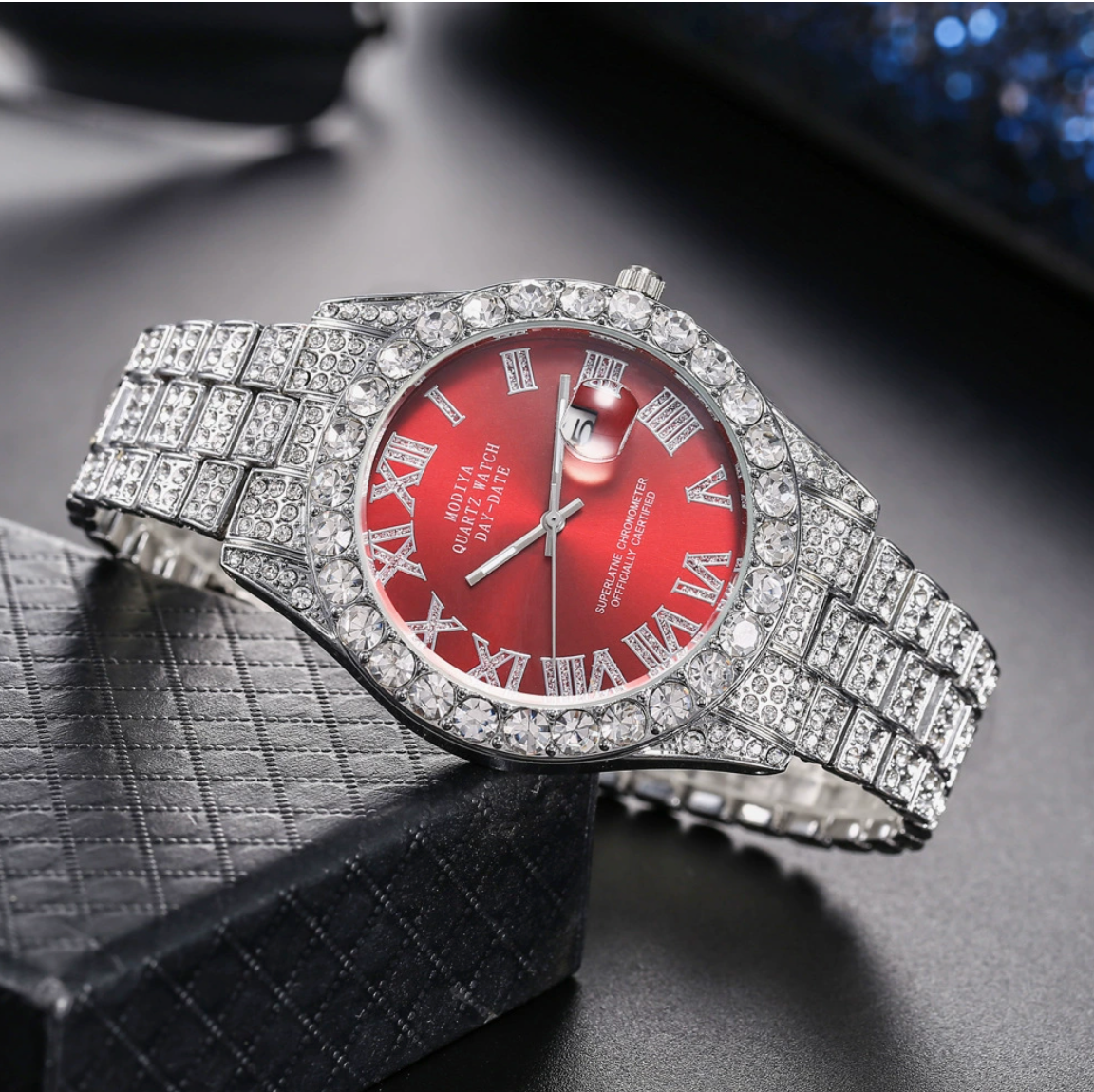 Luxury Diamond Quartz Watch with Day & Date – Gold Stainless Steel Wristwatch