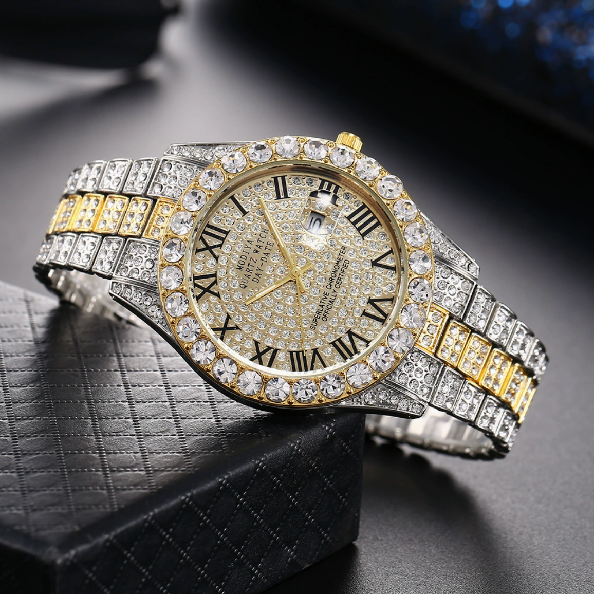 Luxury Diamond Quartz Watch with Day & Date – Gold Stainless Steel Wristwatch