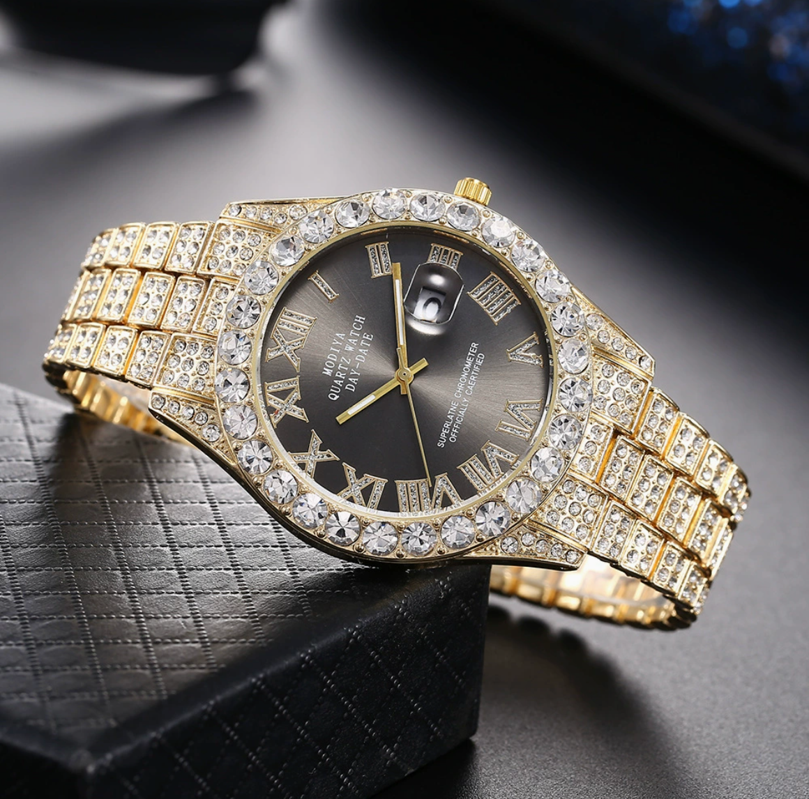 Luxury Diamond Quartz Watch with Day & Date – Gold Stainless Steel Wristwatch