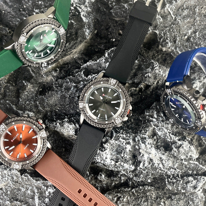 Green Sport Style Quartz Watch with Silicone Strap – 43mm Men’s Watch