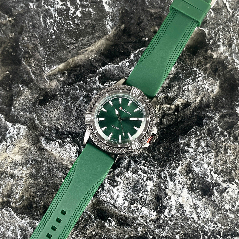 Green Sport Style Quartz Watch with Silicone Strap – 43mm Men’s Watch